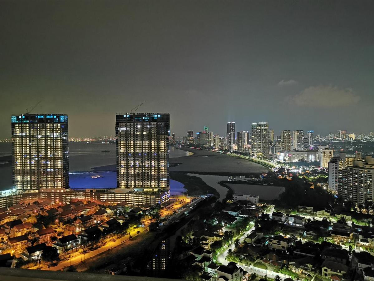 Landmark Stunning High Floor Coast View Studio #Netflix #Fast Wifi Tanjung Tokong Exterior foto